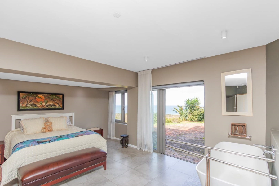 6 Bedroom Property for Sale in Brenton On Sea Western Cape
